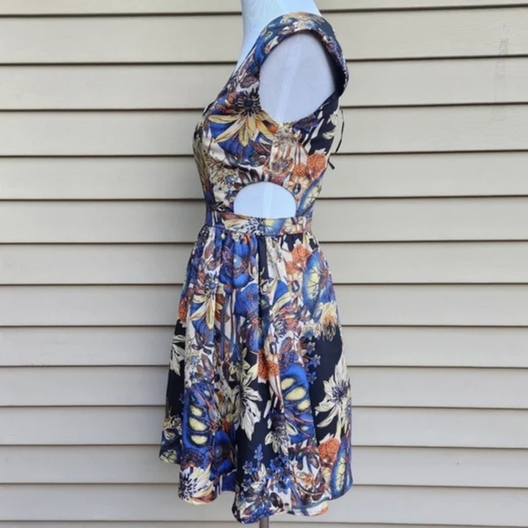 Jealous Tomato Blue Multicolor Dress Abstract Print Cut-Out Sides Mini Short - Picture 8 of 16